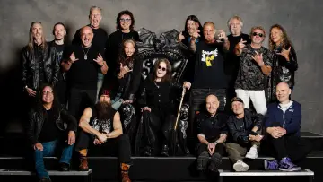 Задник к фильму "Back to the Beginning: Ozzy