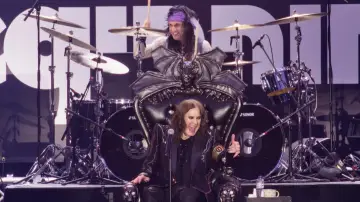 Задник к фильму "Back to the Beginning: Ozzy
