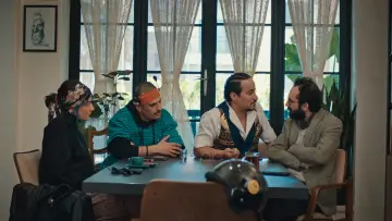 Задник к фильму "کمدی الهی" #540582