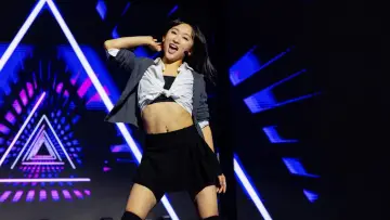 Задник к фильму "K-Pop: The Debut" #1360129