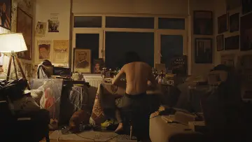 Задник к фильму "Kırağı Tutmuş Yaprak" #1192626