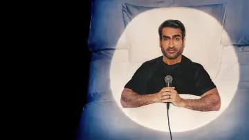 Задник к фильму "Kumail Nanjiani: Night Thoughts" #785463