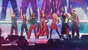 Задник к фильму "Descendants/ZOMBIES Worlds Collide - Concert Special" #1164663