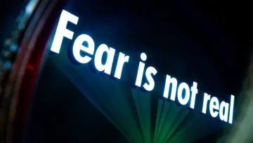 Задник к фильму "FEAR and DREAMS: NOW is the only reality" #837701