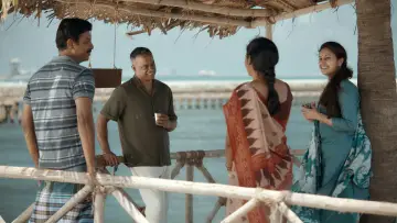 Задник к фильму "கார்மேனி செல்வம்" #844150