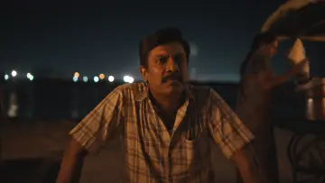 Задник к фильму "கார்மேனி செல்வம்" #844158