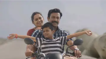 Задник к фильму "கார்மேனி செல்வம்" #844167