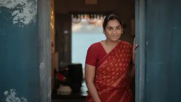 Задник к фильму "கார்மேனி செல்வம்" #844181
