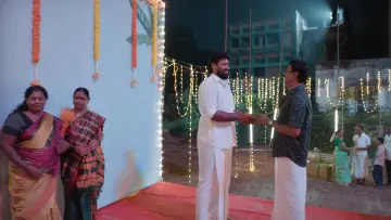 Задник к фильму "கார்மேனி செல்வம்" #844201