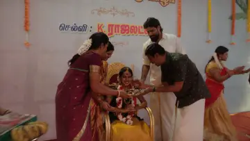 Задник к фильму "கார்மேனி செல்வம்" #844202