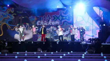 Задник к фильму "2021 방탄소년단 머스터 소우주 리마스터링" #936885