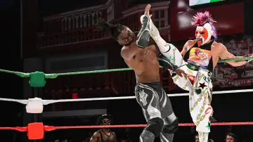 Задник к фильму "WWE/AAA Worlds Collide 2025: Las Vegas" #1211693