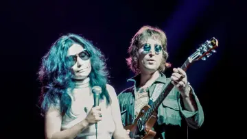 Задник к фильму "Power to the People: John & Yoko Live in NYC" #819296