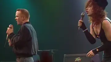 Задник к фильму "Jimmy Somerville, rebelle queer de la pop anglaise" #928268