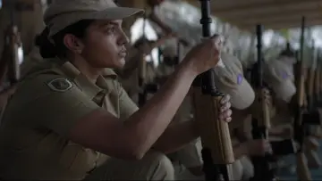 Задник к фильму "പ്രഥമ ദൃഷ്ട്യ കൂറ്റുകാർ" #1645801