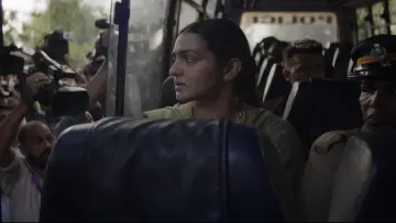 Задник к фильму "പ്രഥമ ദൃഷ്ട്യ കൂറ്റുകാർ" #1645805