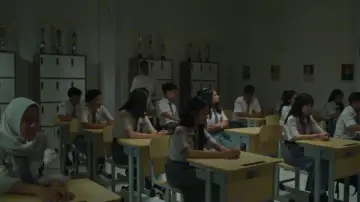 Задник к фильму "Belum Ada Judul" #866213