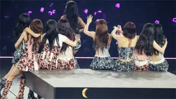 Задник к фильму "TWICE WORLD TOUR [THIS IS FOR] in Incheon" #1568715