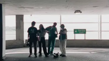 La meilleure façon, c'est par accident постер