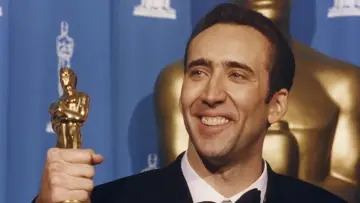 Задник к фильму "Nicolas Cage : le savant fou d