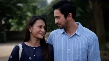 Задник к фильму "Keluarga Suami Adalah Hama" #818985