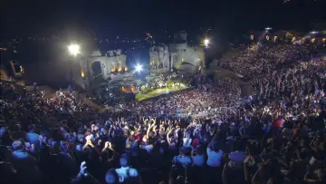 Задник к фильму "Simply Red - Home: Live in Sicily" #1364963