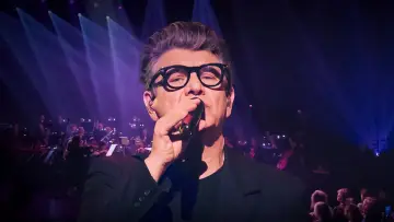Задник к фильму "Marc Lavoine, le concert pop-symphonique à la Seine Musicale" #1527320