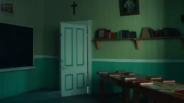 Задник к фильму "D