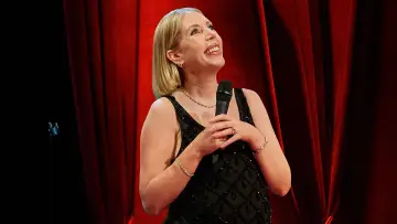 Задник к фильму "Katherine Ryan: First Born Daughter" #1527855
