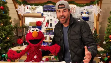 Задник к фильму "Elmo and Mark Rober