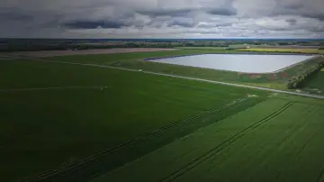 Задник к фильму "Y aura-t-il de l’eau cet été ?" #979144