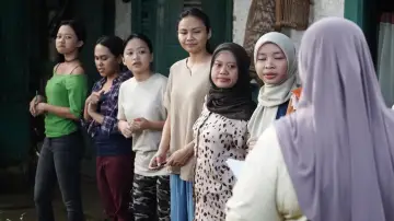 Задник к фильму "Agensi Rumah Tangga" #1649394