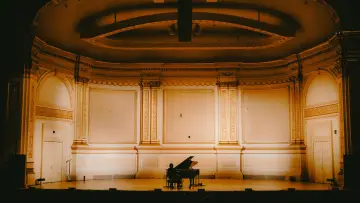 Задник к фильму "Cameron Winter at Carnegie Hall" #1536368