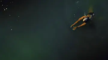 Задник к фильму "Swim Sistas" #963911