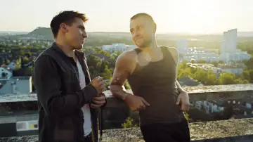 Задник к фильму "Свободное падение" #201715