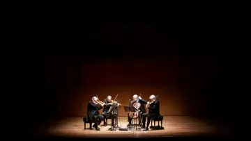 Задник к фильму "Four Rational People" #549031