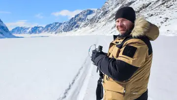 Задник к фильму "Steve Backshall