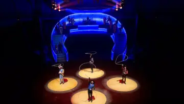 Задник к фильму "Les Folies Gruss, 50 ans à Paris" #542521