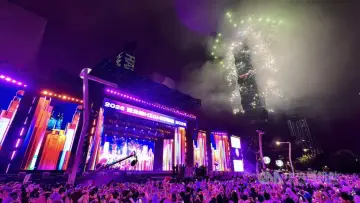 Задник к фильму "台北最High新年城-2026跨年晚会" #560755
