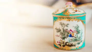Задник к фильму "Les trésors des favorites des rois de France" #1139823