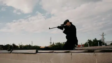 Задник к фильму "Tony