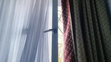 Задник к фильму "As If I Were Always Ten Minutes Away From Home" #544928