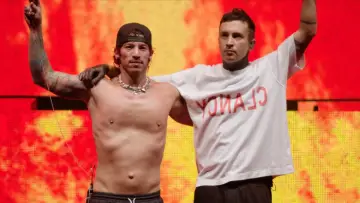 Задник к фильму "Twenty One Pilots: More Than We Ever Imagined" #534192
