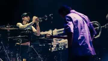Задник к фильму "Twenty One Pilots: More Than We Ever Imagined" #767542