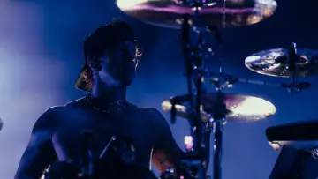 Задник к фильму "Twenty One Pilots: More Than We Ever Imagined" #767543