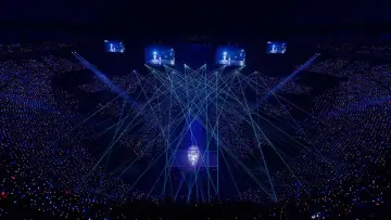 Задник к фильму "COUNTDOWN CONCERT 2025-2026 STARTO to MOVE" #1653561