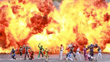 Задник к фильму "ナンバーワン戦隊ゴジュウジャーVSブンブンジャー" #858632