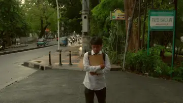 Задник к фильму "Dua Matahari Terbenam di Ujung Kota" #561862