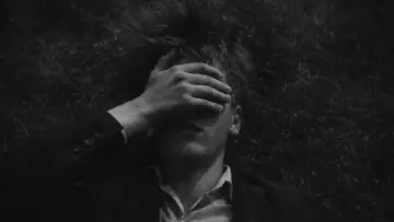 Задник к фильму "Yves, Who Lost Himself in a Dream." #541807
