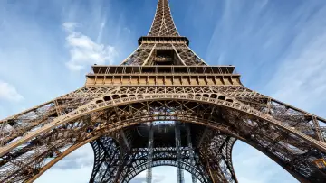 Задник к фильму "Tour Eiffel : les 10 secrets de l